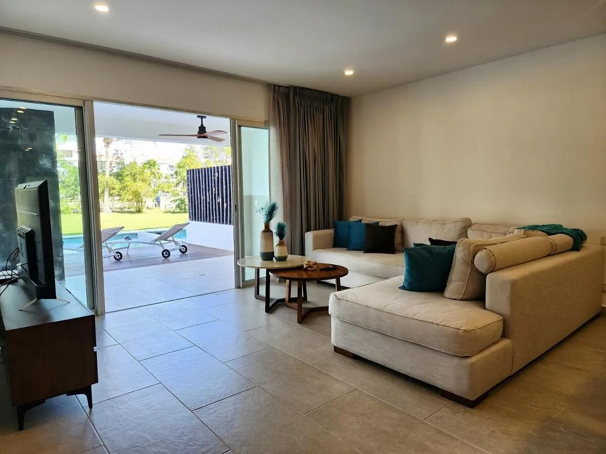 Luxury Swim-Up Apartment And Private Beach Club Playa del Carmen