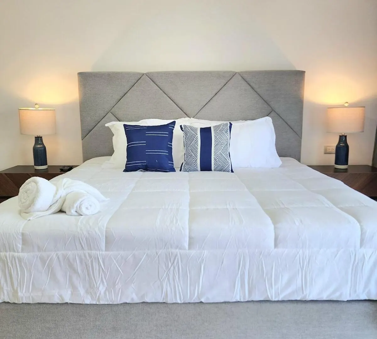Luxury Swim-Up Apartment And Private Beach Club Playa del Carmen