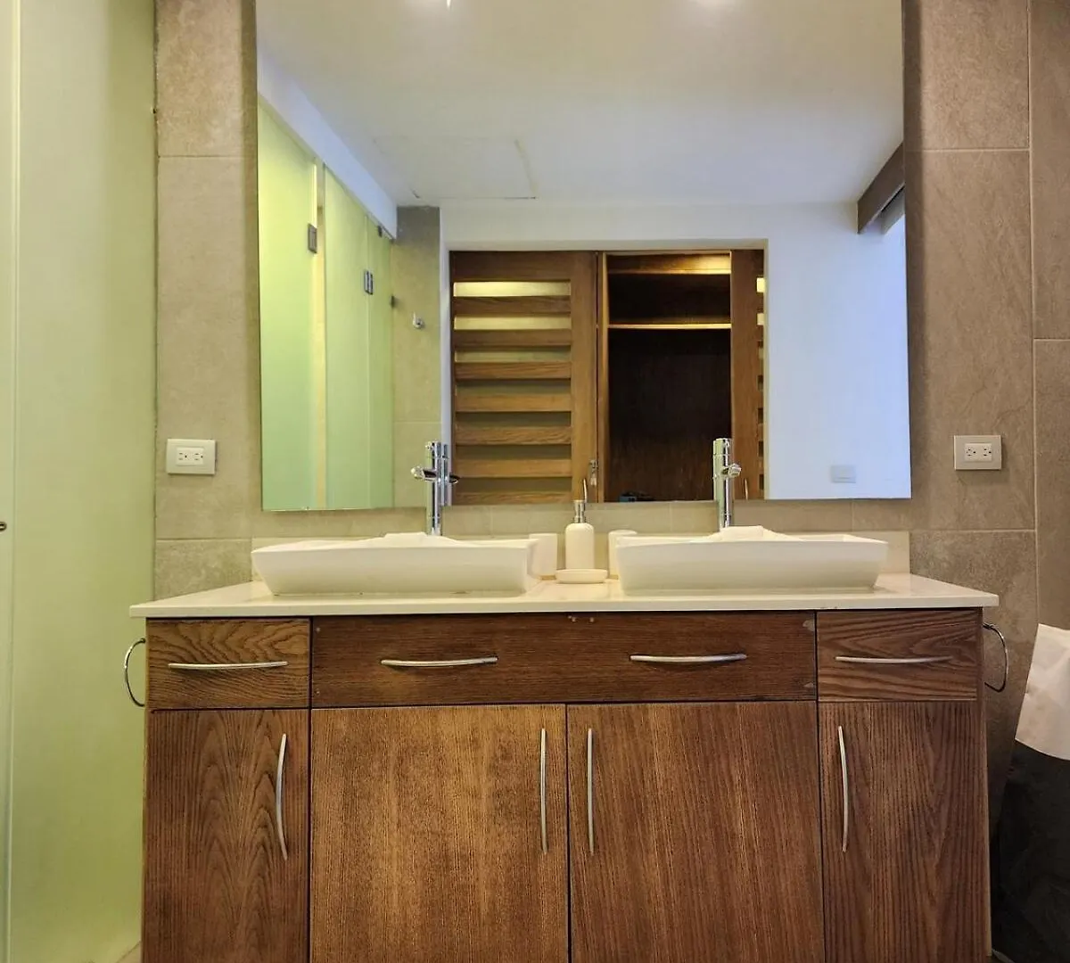 Luxury Swim-Up Apartment And Private Beach Club Playa del Carmen