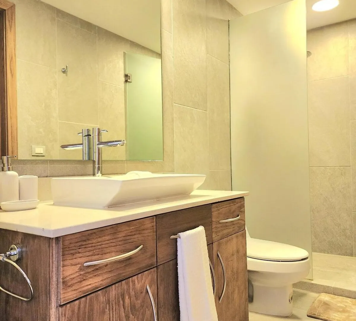 Luxury Swim-Up Apartment And Private Beach Club Playa del Carmen