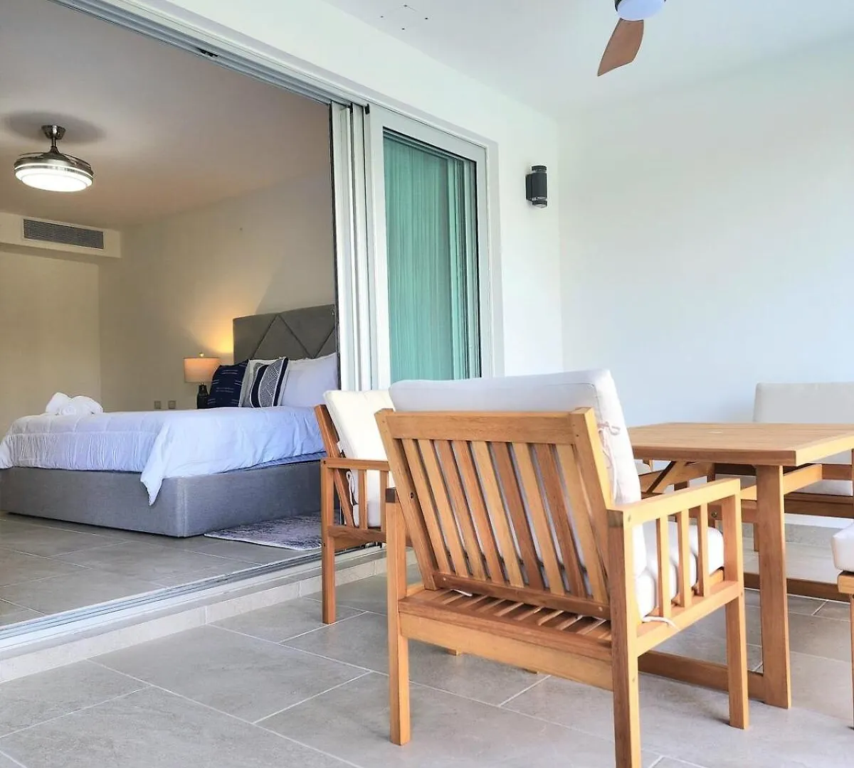 Luxury Swim-Up Apartment And Private Beach Club Playa del Carmen