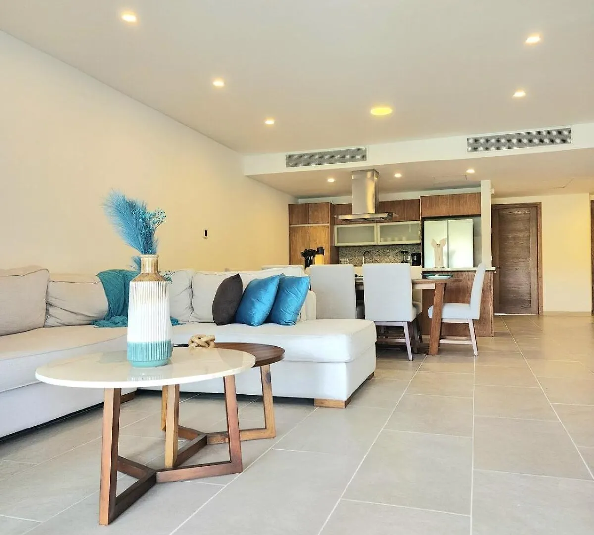 Luxury Swim-Up Apartment And Private Beach Club Playa del Carmen